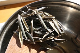 農園だより オリーブ茶の作り方 日本オリーブ公式通販