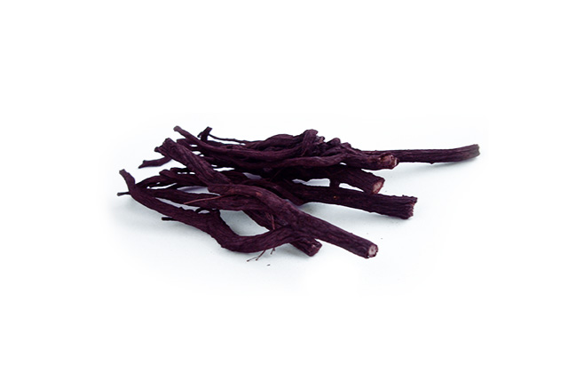 和漢植物「紫根」とは？その歴史から、うれしい美肌成分まで！
