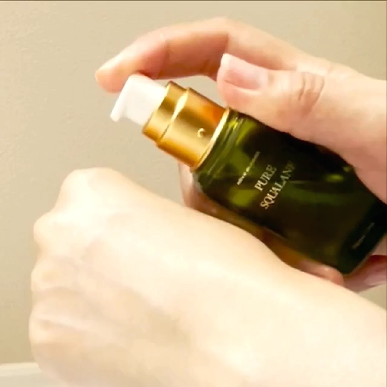 ���ʂŐL�т�